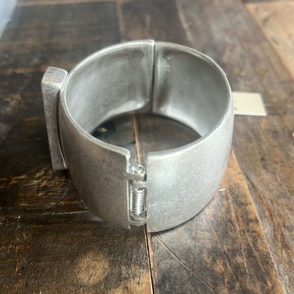 The SAK Bracelet - Picture 2 of 6